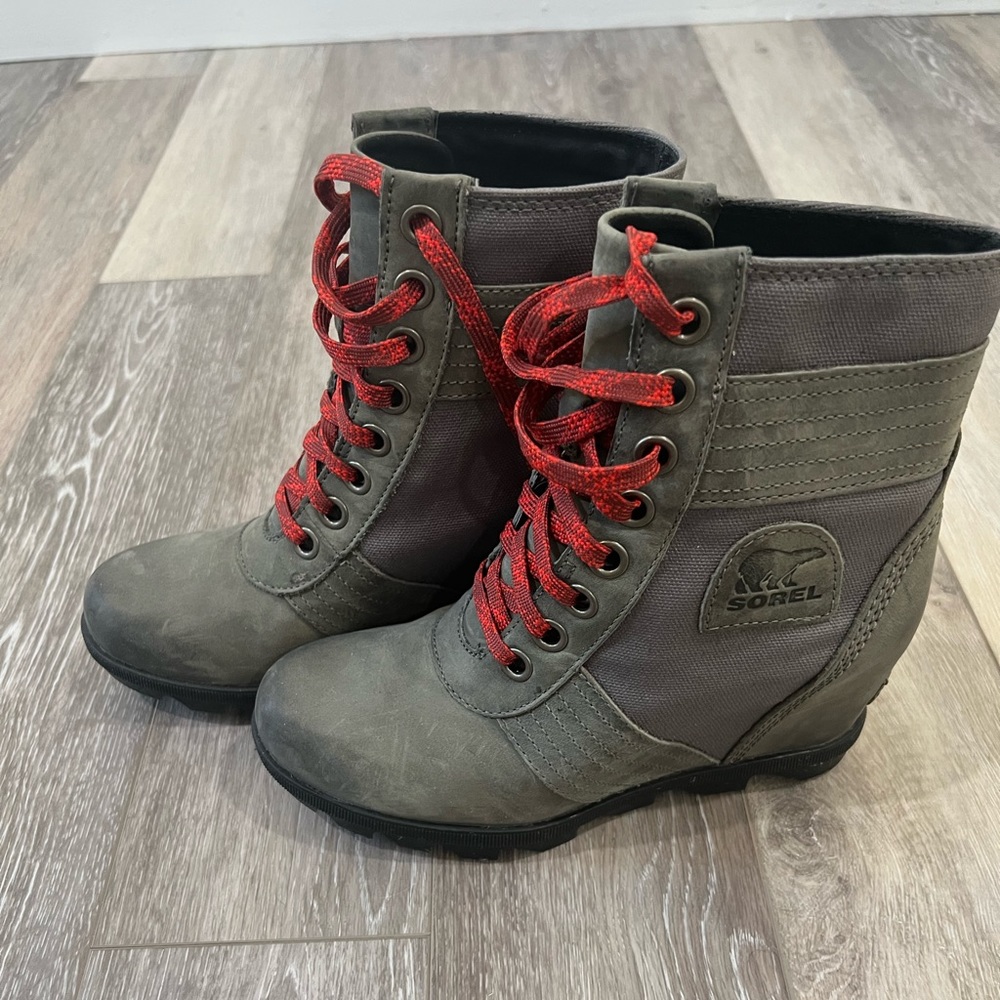 Sorel Women’s Wedge Boots - size 7.5
